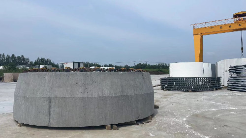 省龍冠混凝土制品風(fēng)電混塔灌漿修復(fù)項目，應(yīng)用我公司PYA110灌漿料與PY311砼力增強(qiáng)劑，進(jìn)行混塔灌漿與修復(fù)